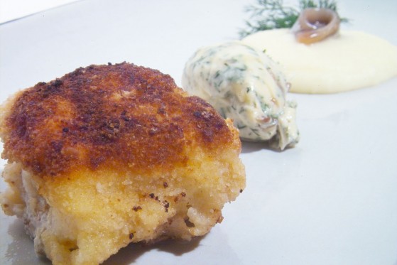 Pangasiusmalfilé, stekt med dill och ansjovissmör 